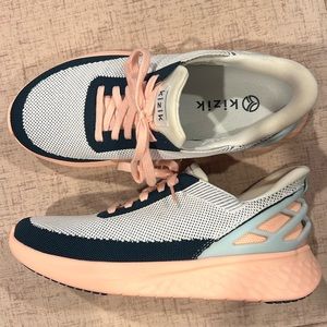 Never worn Cottoncandy Kizik sneakers.